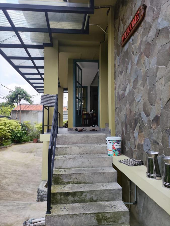 Rumah Pondok Pinang Jakarta Exterior photo